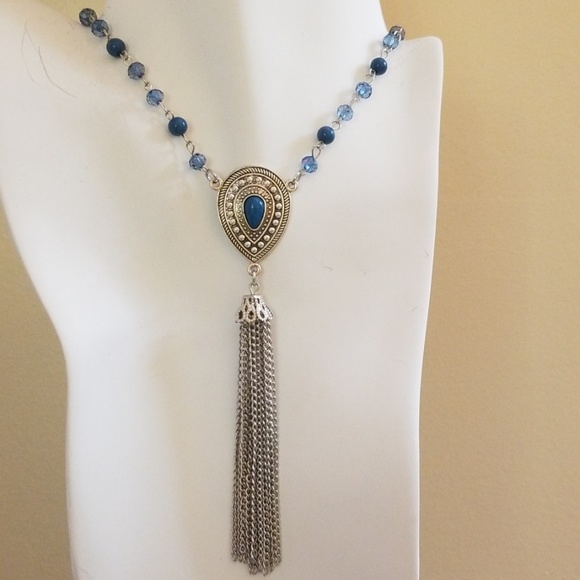 Matching earring and necklace set - Picture 2 of 4